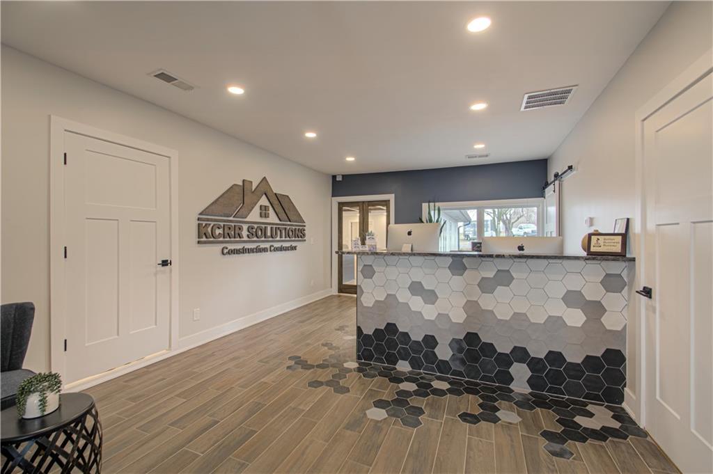 Listing Photo MLS #HMS2498219