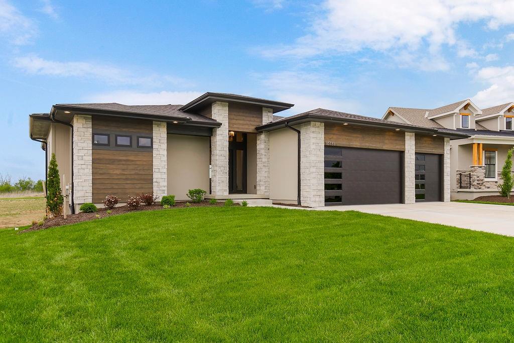 Listing Photo MLS #HMS2523916