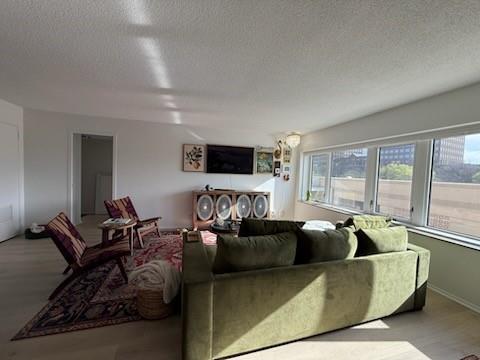 Listing Photo MLS #HMS2538416