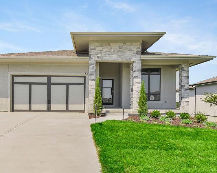 Listing Photo MLS #HMS2543643