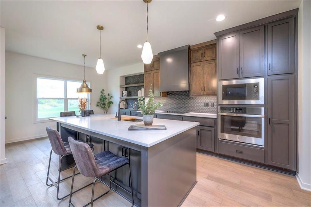 Listing Photo MLS #HMS2547342