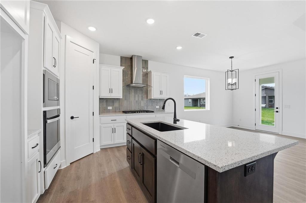 Listing Photo MLS #HMS2550956