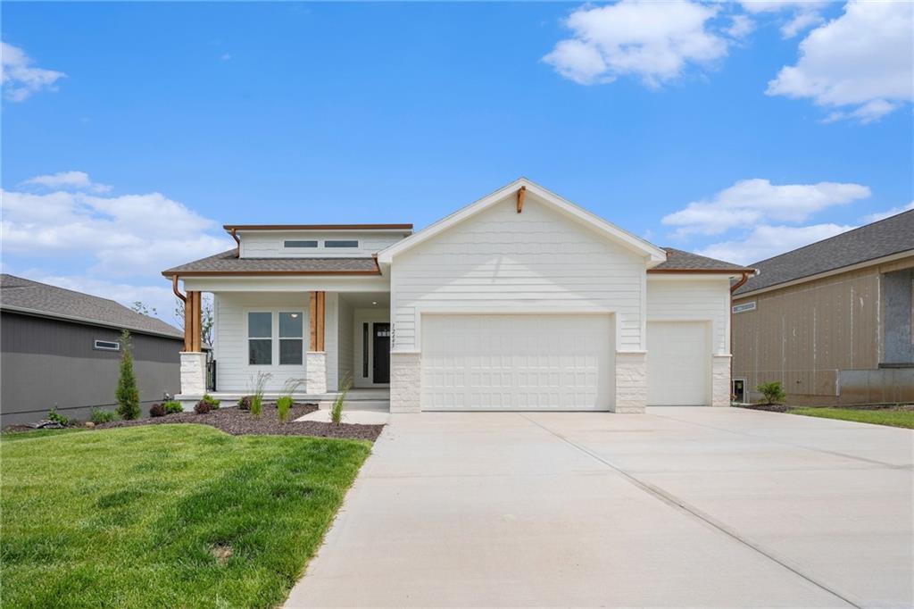 Listing Photo MLS #HMS2553624