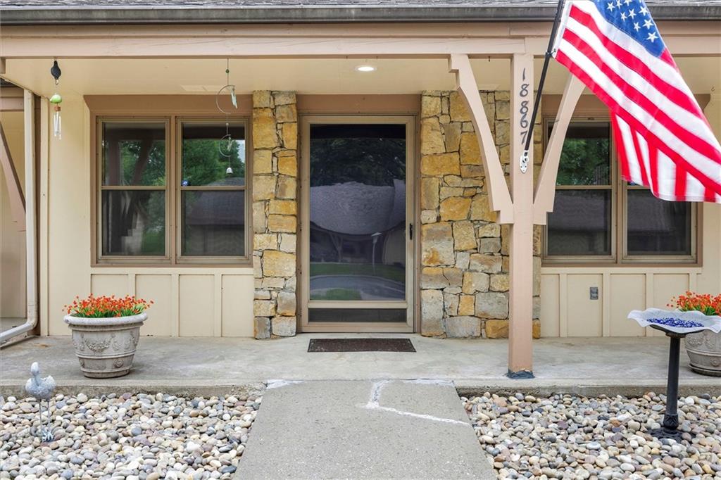 Listing Photo MLS #HMS2555345