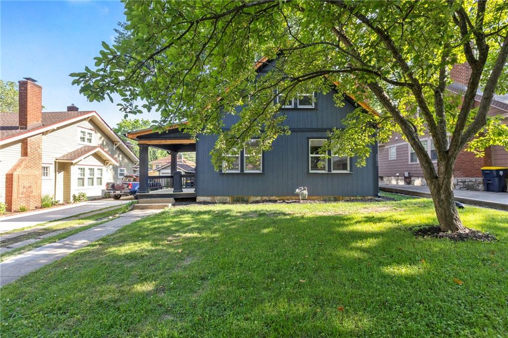 Listing Photo MLS #HMS2555439