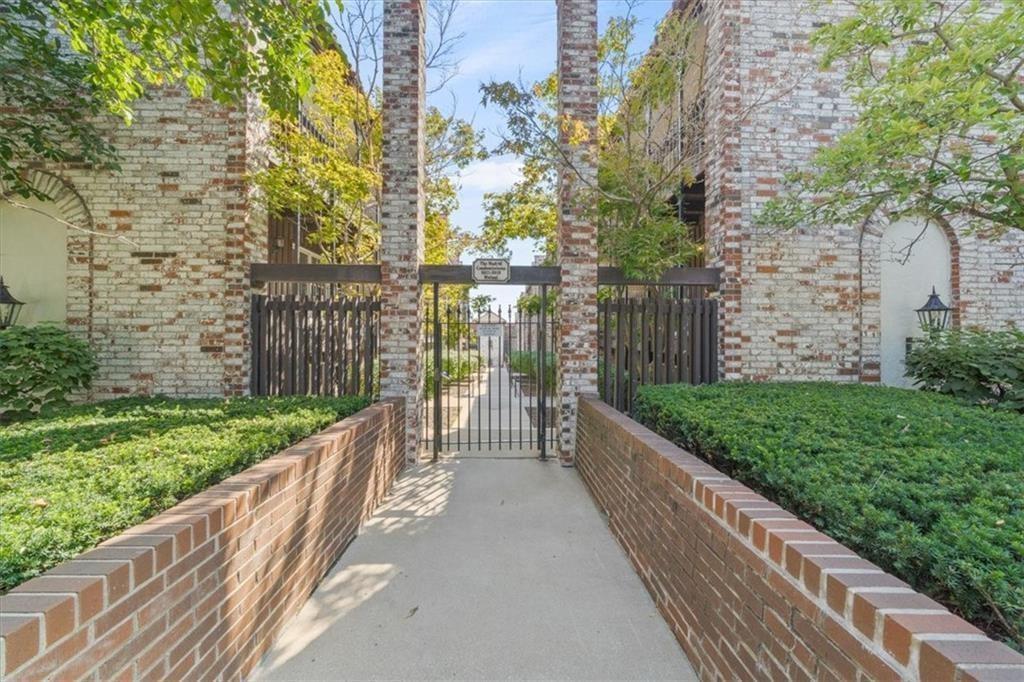 Listing Photo MLS #HMS2559286