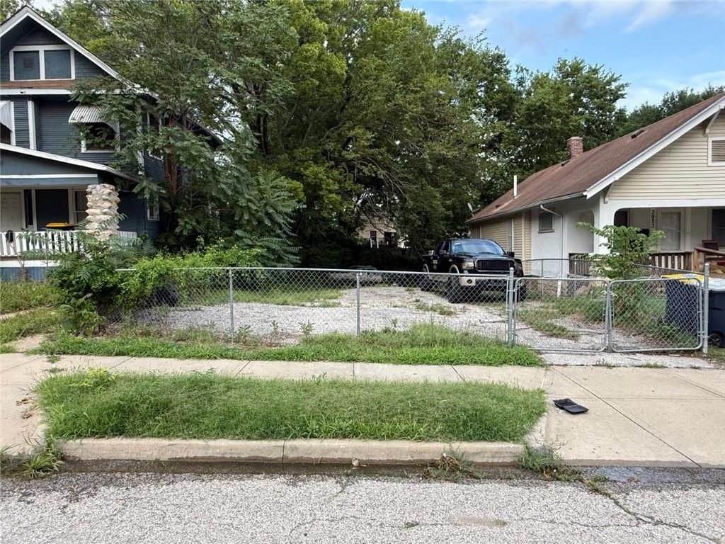 Listing Photo MLS #HMS2563954