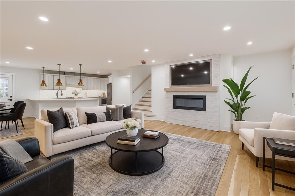 Listing Photo MLS #HMS2565497