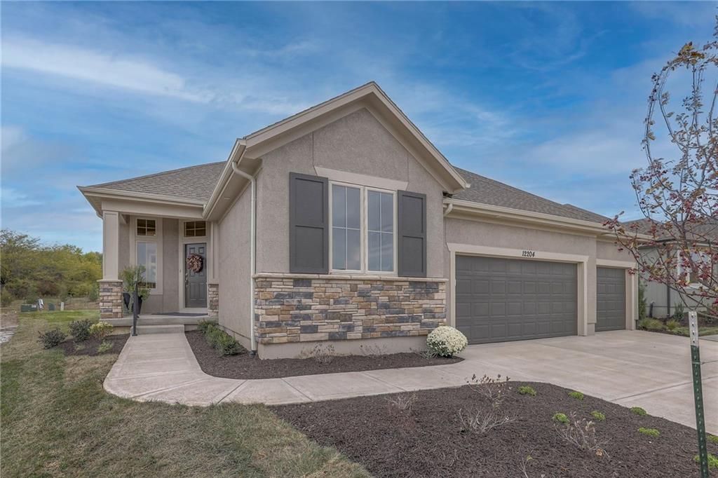 Listing Photo MLS #HMS2567899