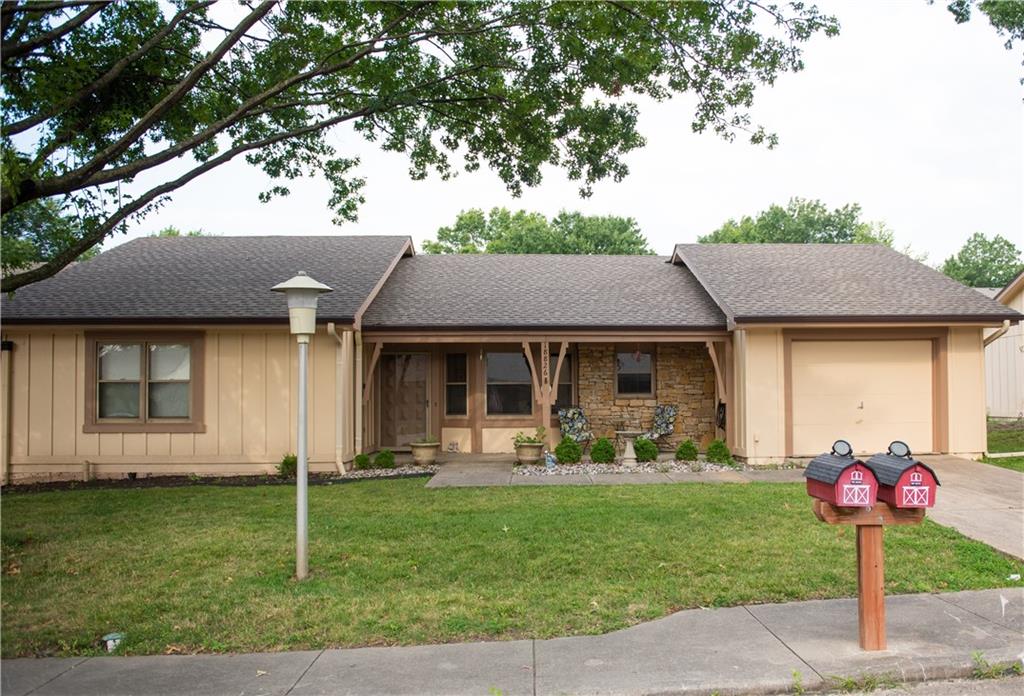 Listing Photo MLS #HMS2567910