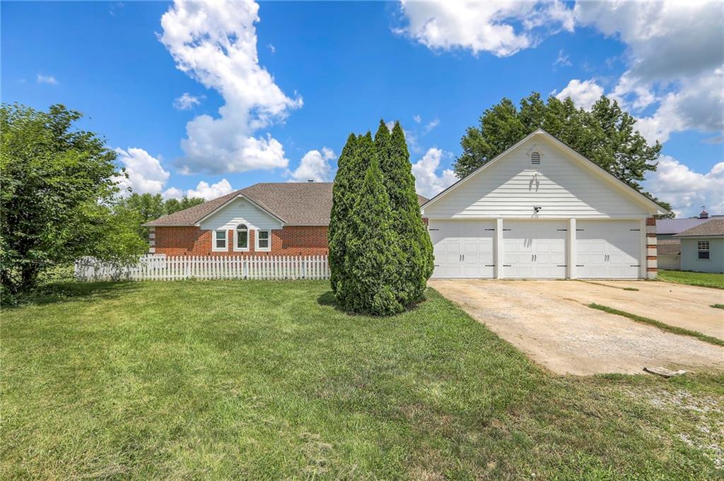 Listing Photo MLS #HMS2567989