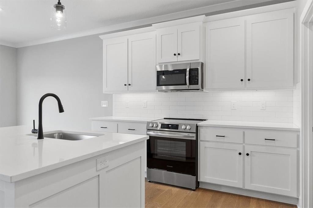 Listing Photo MLS #HMS2567990