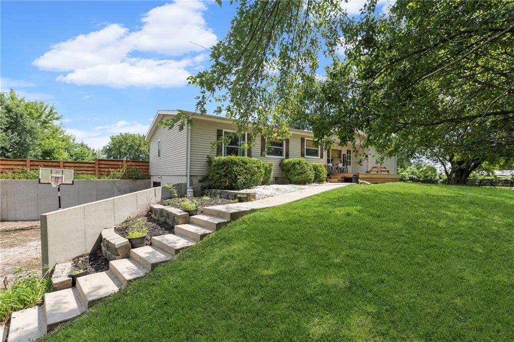 Listing Photo MLS #HMS2570179