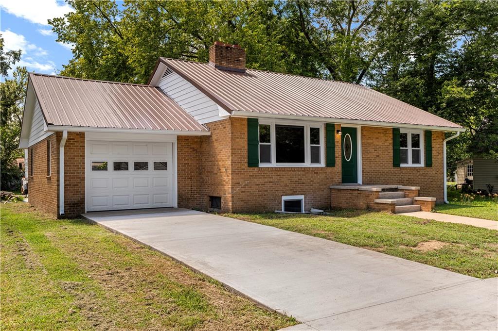 Listing Photo MLS #HMS2570861