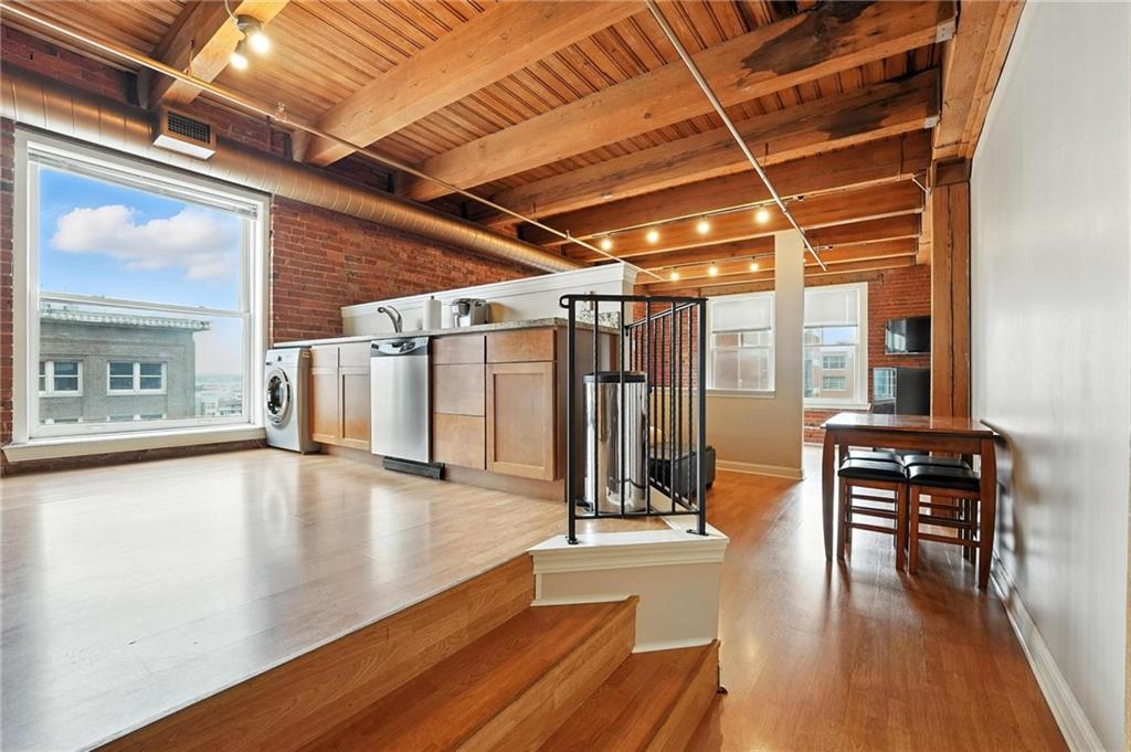 Listing Photo MLS #HMS2571868