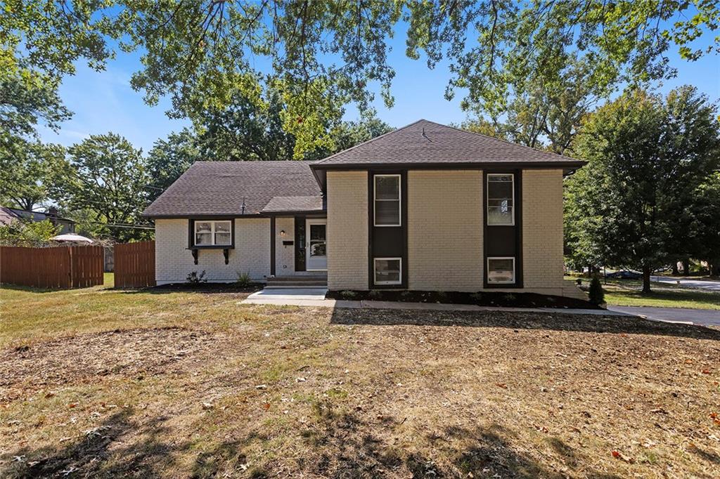 Listing Photo MLS #HMS2575382