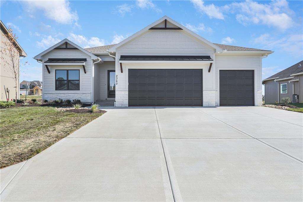 Listing Photo MLS #HMS2576804