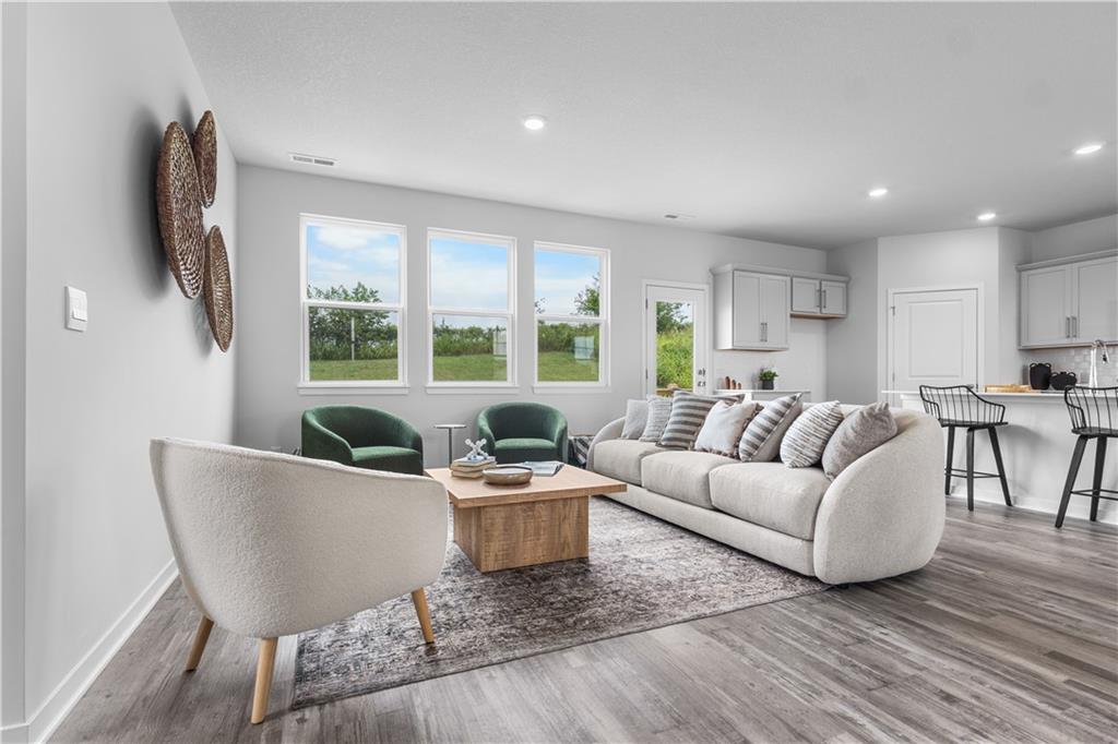 Listing Photo MLS #HMS2578644