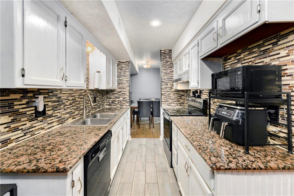 Listing Photo MLS #HMS2581907