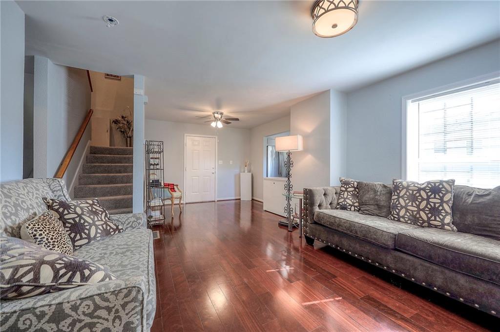 Listing Photo MLS #HMS2582575