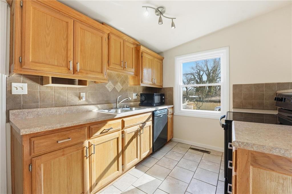 Listing Photo MLS #HMS2591636