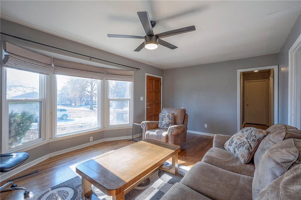 Listing Photo MLS #HMS2591708