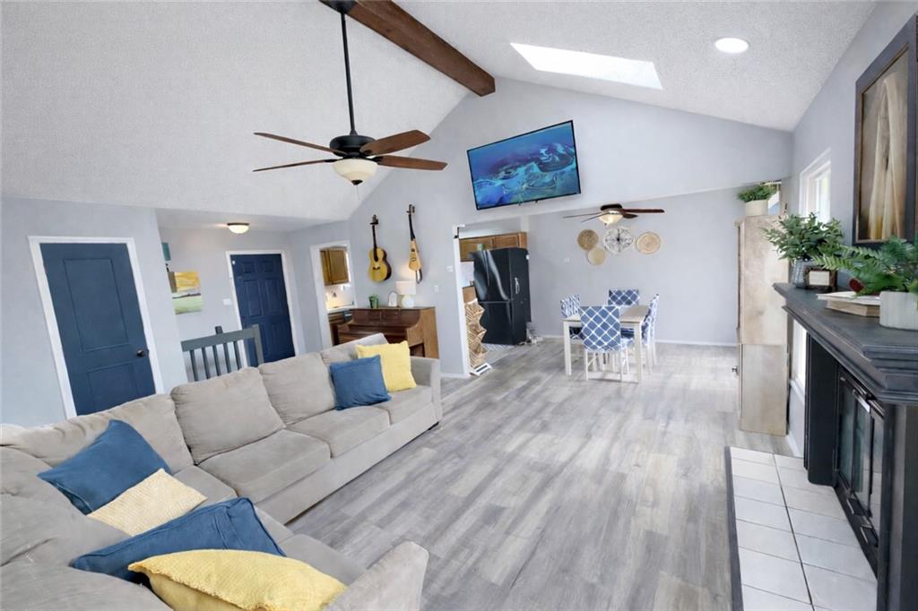 Listing Photo MLS #HMS2594456