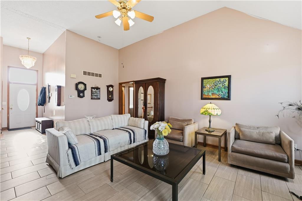 Listing Photo MLS #HMS2595046