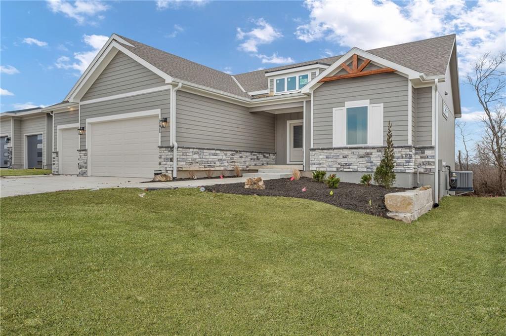 Listing Photo MLS #HMS2595182