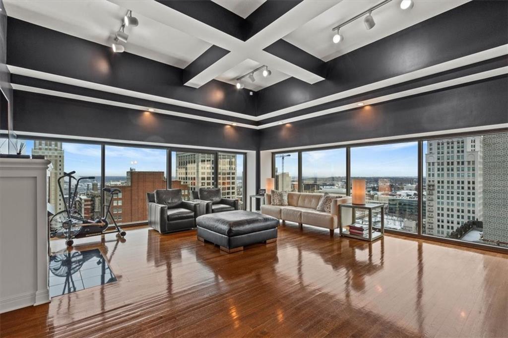 Listing Photo MLS #HMS2597372