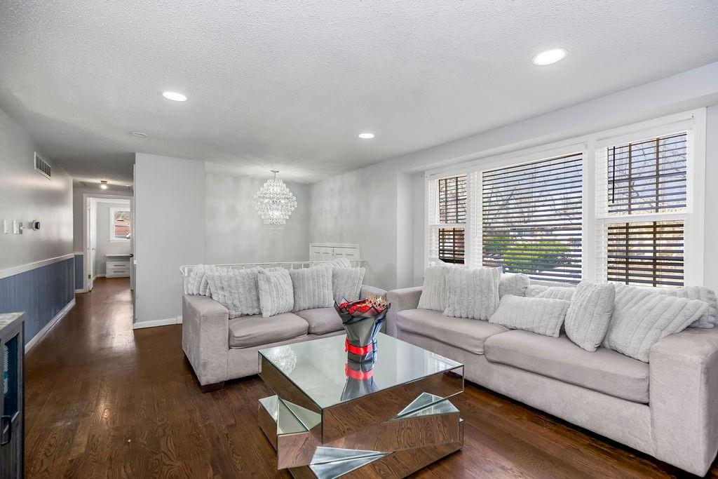 Listing Photo MLS #HMS2599367