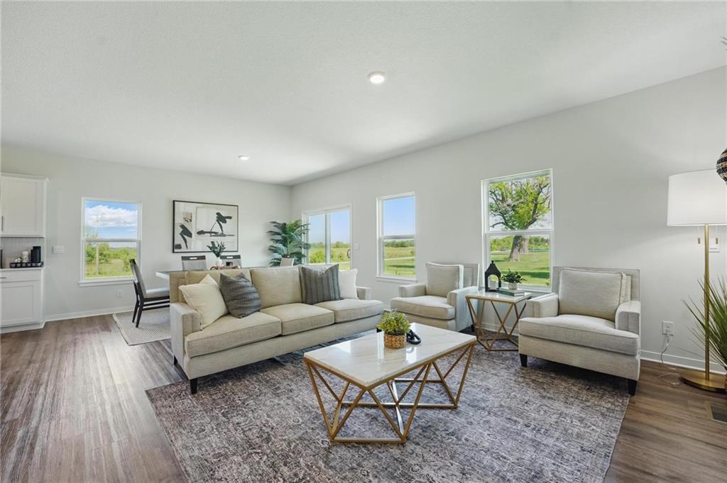 Listing Photo MLS #HMS2600735