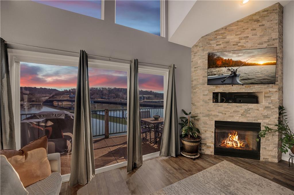 Listing Photo MLS #HMS2602547