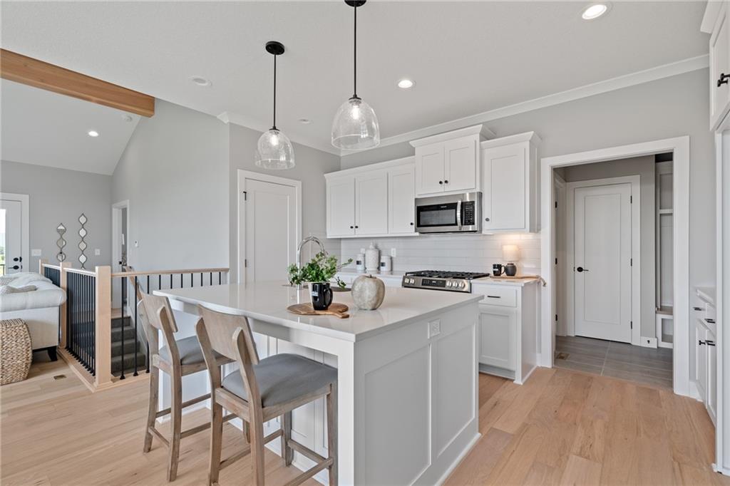 Listing Photo MLS #HMS2602890