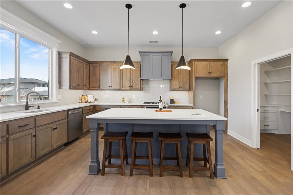 Listing Photo MLS #HMS2605509