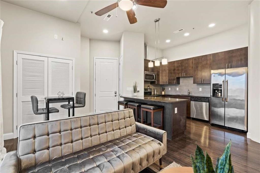 Listing Photo MLS #HMS2606841