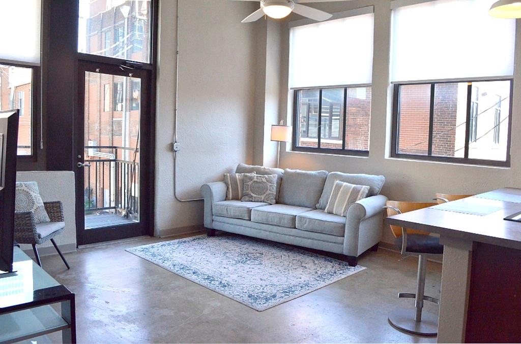 Listing Photo MLS #HMS2607373