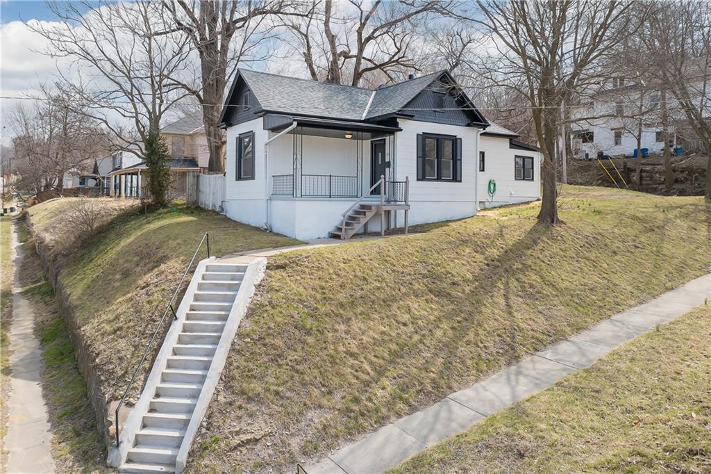 Listing Photo MLS #HMS2607900