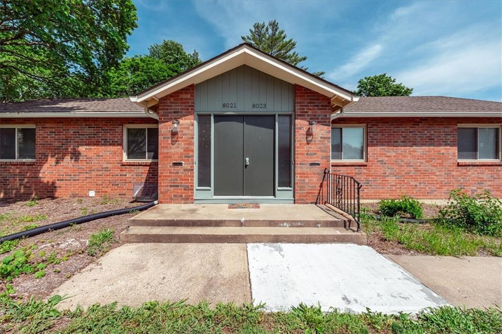 Listing Photo MLS #HMS2608006