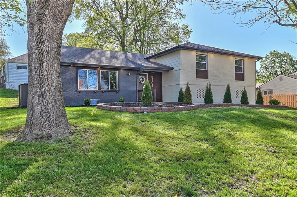 Listing Photo MLS #HMS2609602