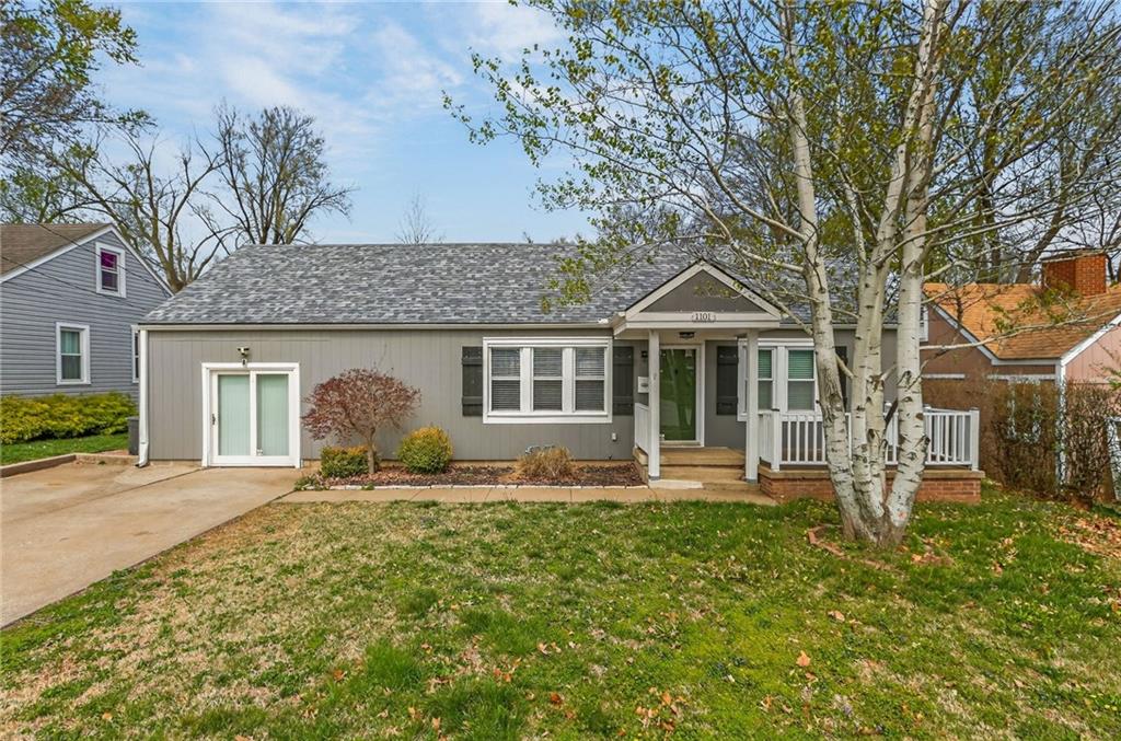 Listing Photo MLS #HMS2609644