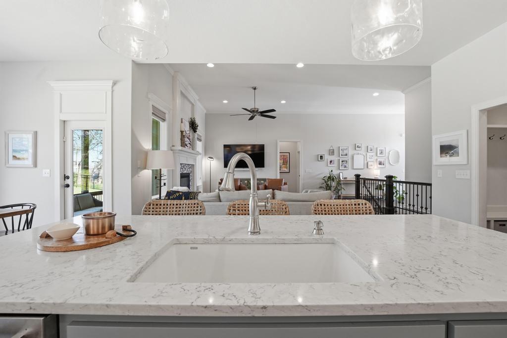 Listing Photo MLS #HMS2611824