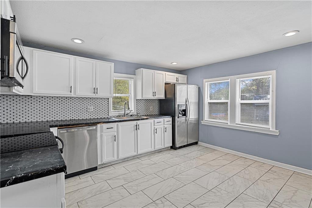 Listing Photo MLS #HMS2612300