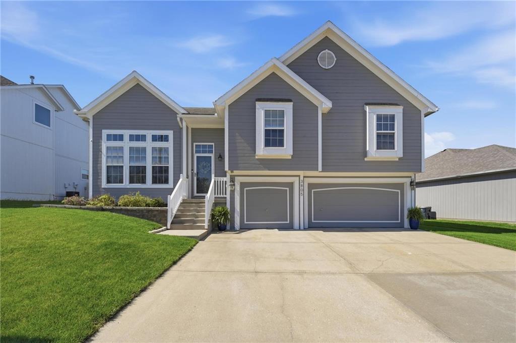 Listing Photo MLS #HMS2613885