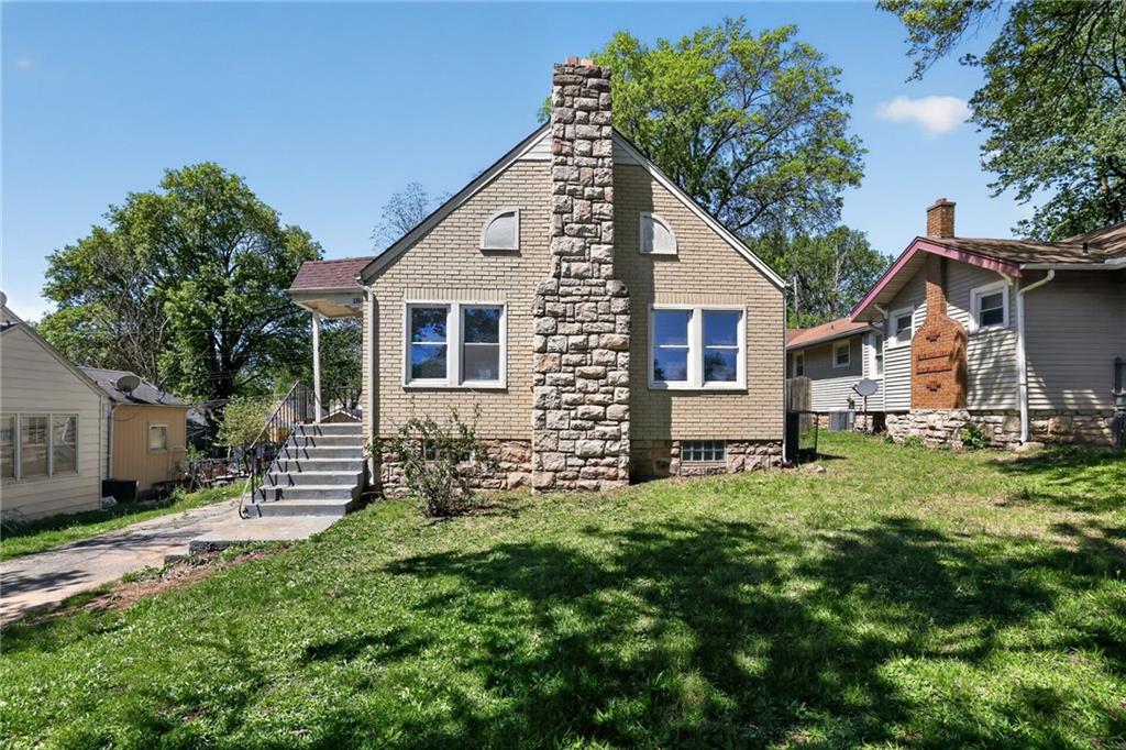 Listing Photo MLS #HMS2614742