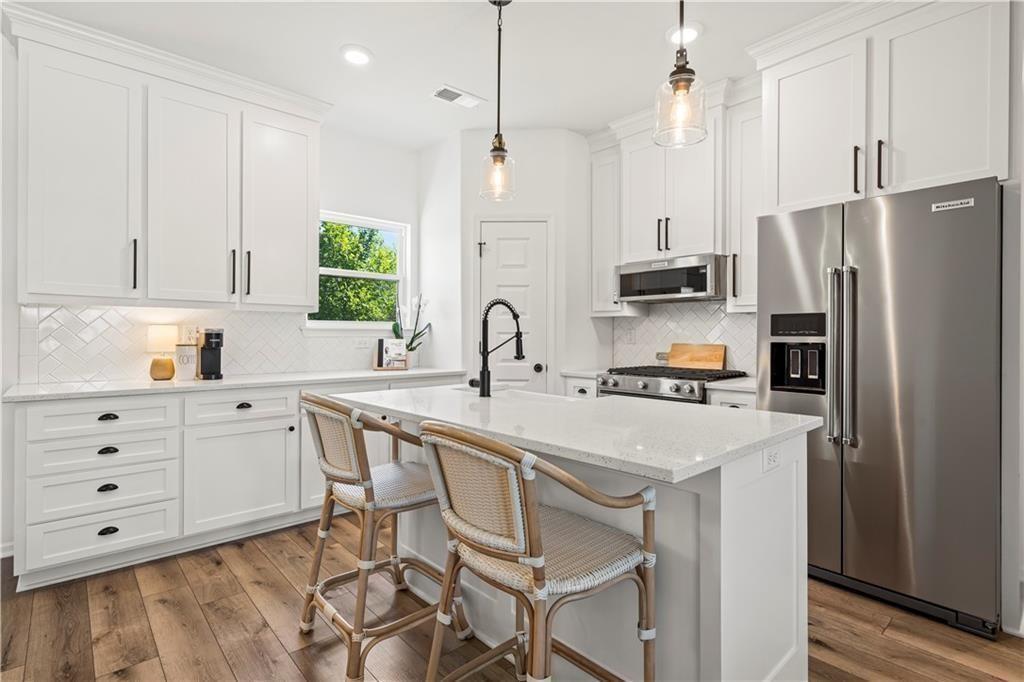 Listing Photo MLS #HMS2616323