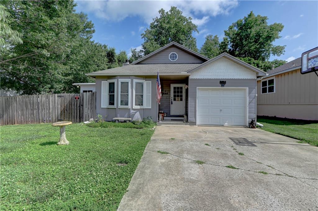 Listing Photo MLS #HMS2625266