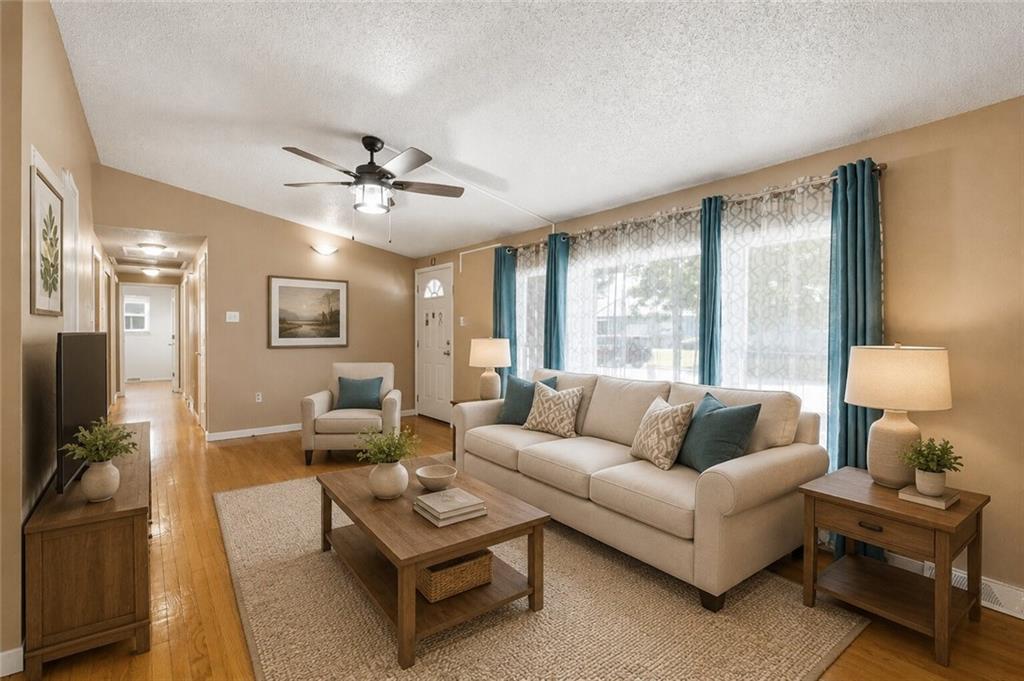 Listing Photo MLS #HMS2627763