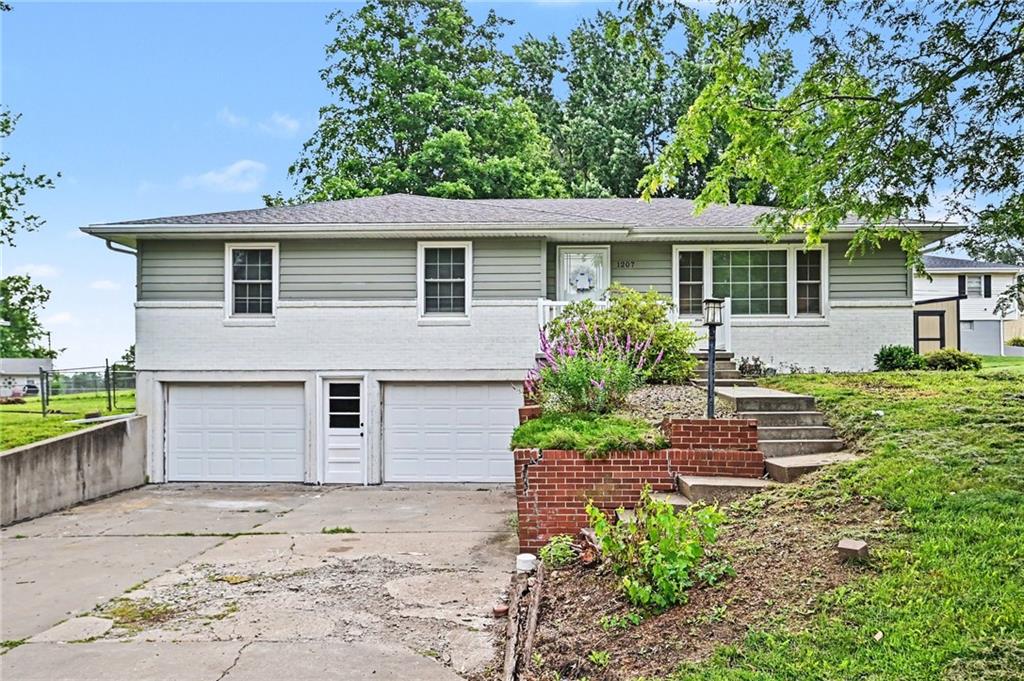 Listing Photo MLS #HMS2628018