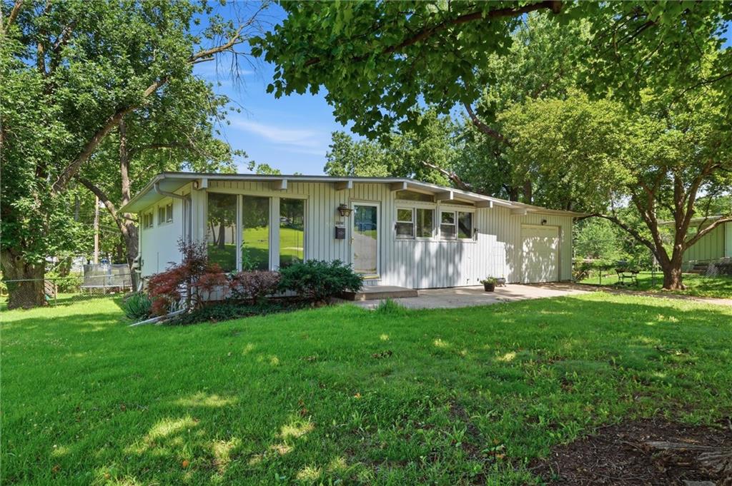 Listing Photo MLS #HMS2629013